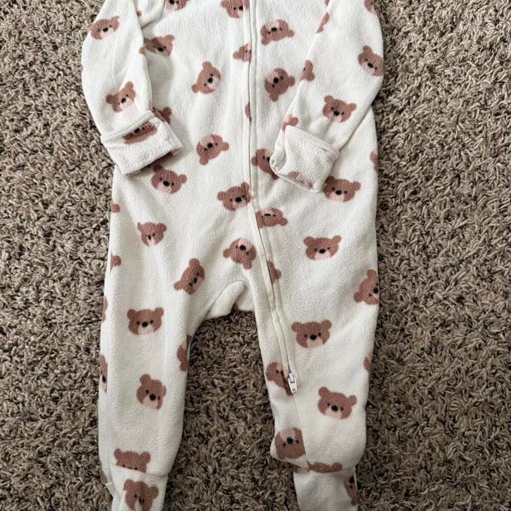 Old-navy White and Cream Sleepsuits-babygrows